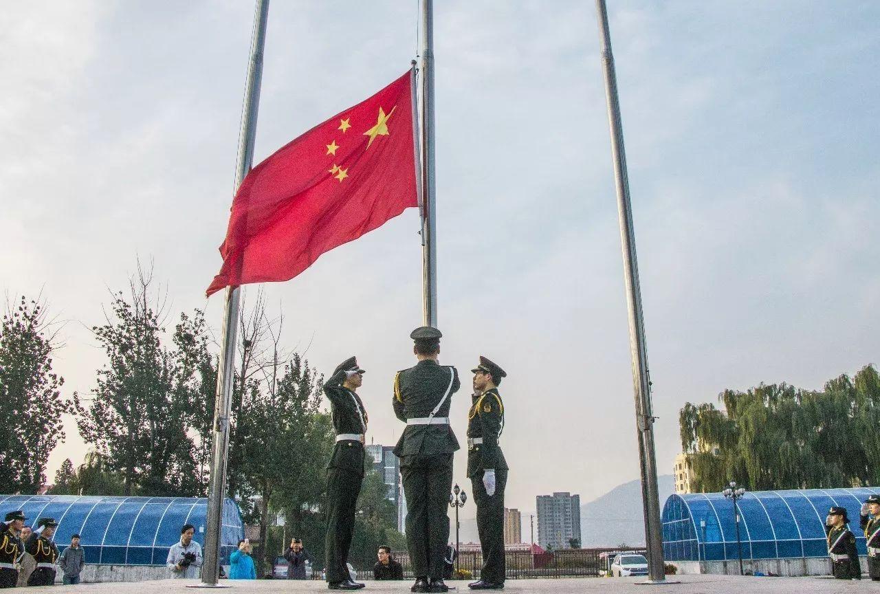 了解问题答案,尽在有没有适合微胖女孩的辣妹不遮肉穿搭?有问必答平台